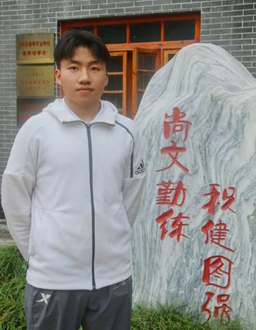 美狮贵宾会马恩毅生活照片